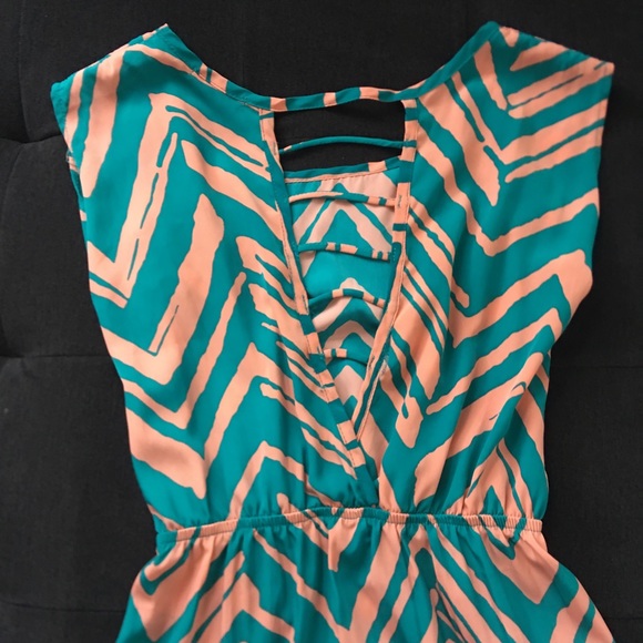 Casual Pink and Blue Dress - Picture 5 of 5